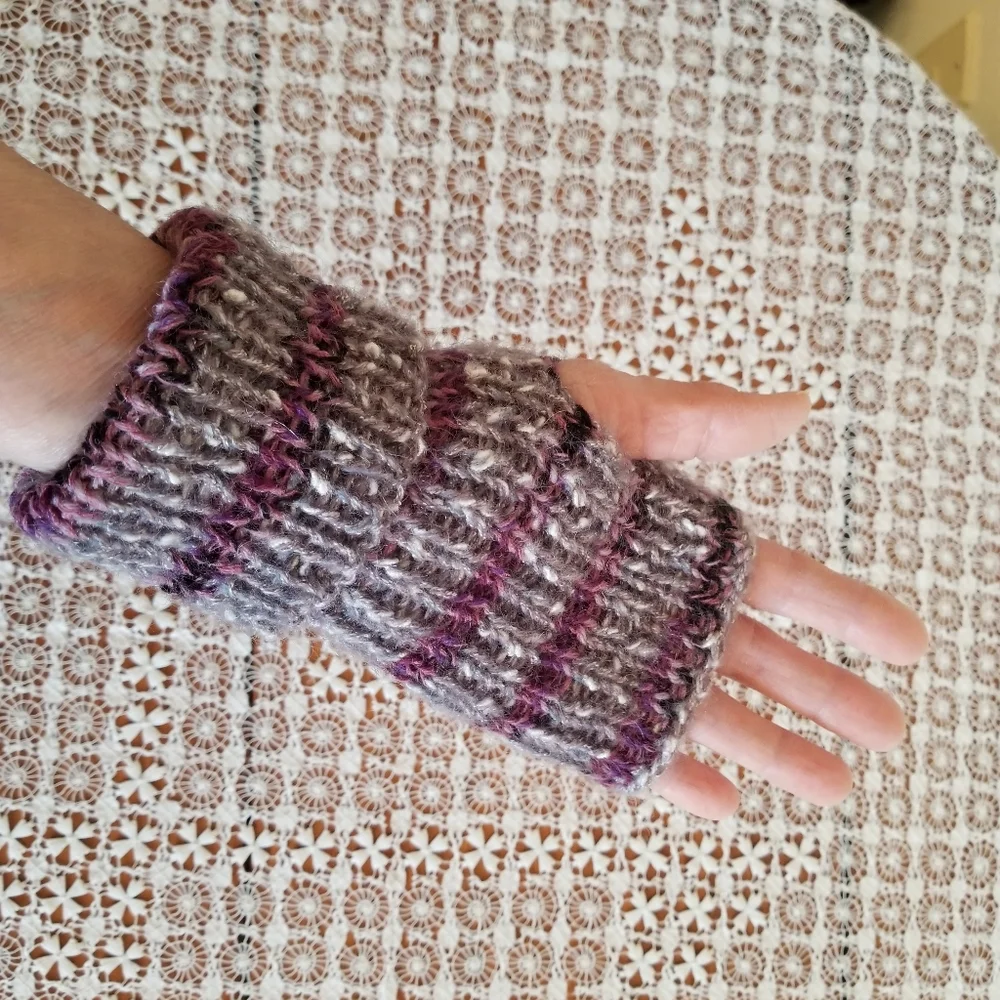 Handmade Knitted Fingerless Gloves One Size NWOT